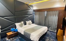 Hotel Paramount Villa